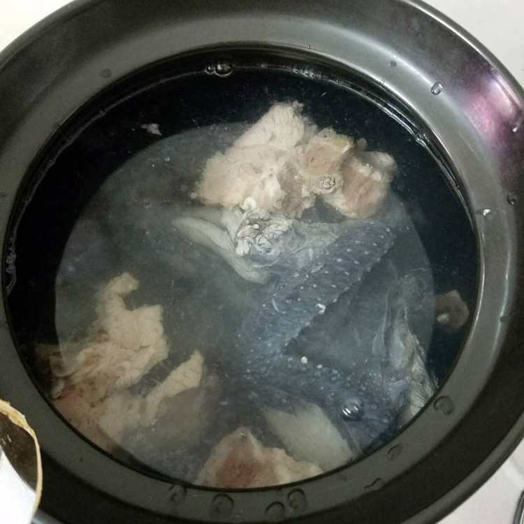 虫草花乌鸡红枣汤步骤5