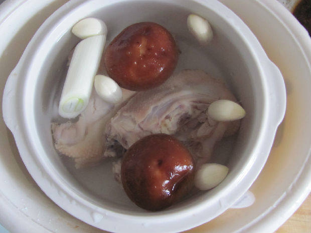 粉丝鸡汤步骤3