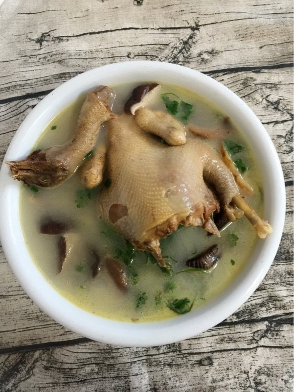 腊野鸡香菇汤步骤8