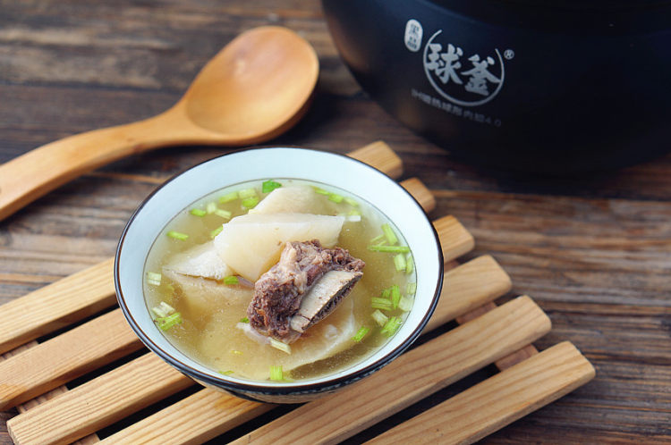 萝卜牛排骨汤步骤7