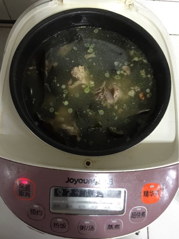 海带猪骨汤步骤6