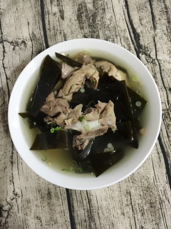 海带猪骨汤步骤7
