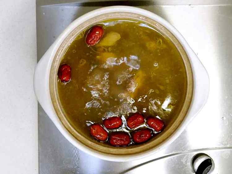 灵芝红枣老鸡汤步骤6