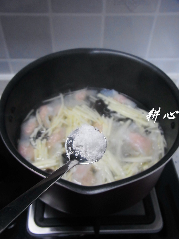 茭白木耳鱼饺汤步骤8