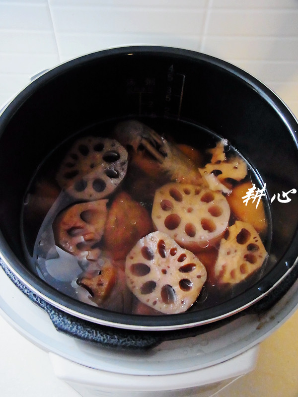 莲藕鸭汤步骤6