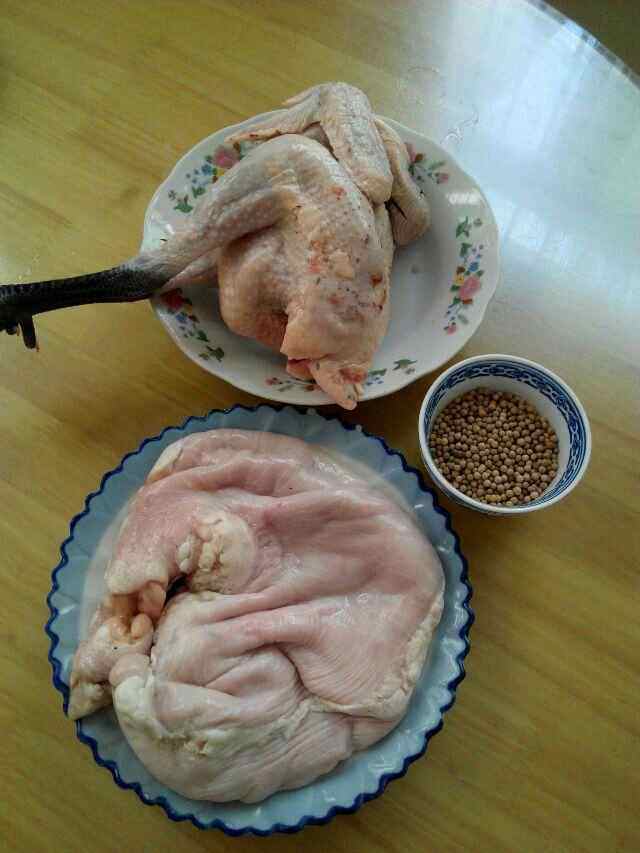 胡椒鸡猪肚汤步骤1
