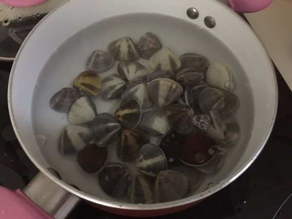 白蛤虾仁枸杞叶汤步骤4