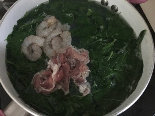 白蛤虾仁枸杞叶汤步骤6