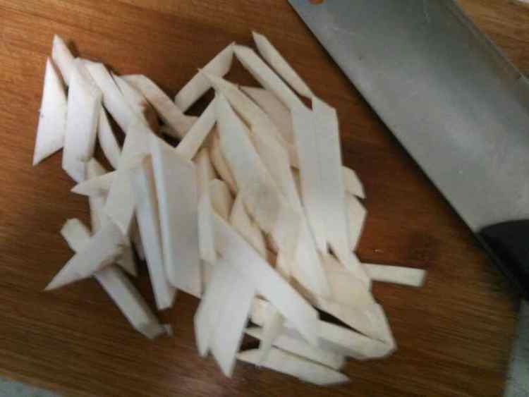 番茄杏鲍菇鸡蛋汤步骤2