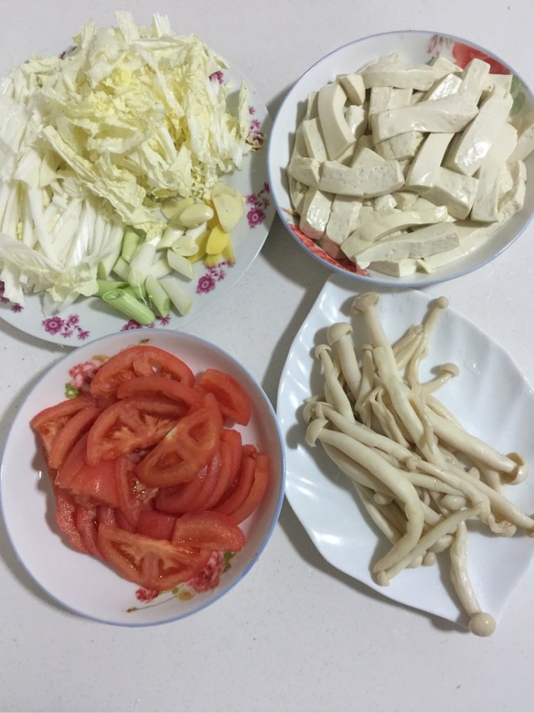 西红柿白菜豆腐汤步骤3