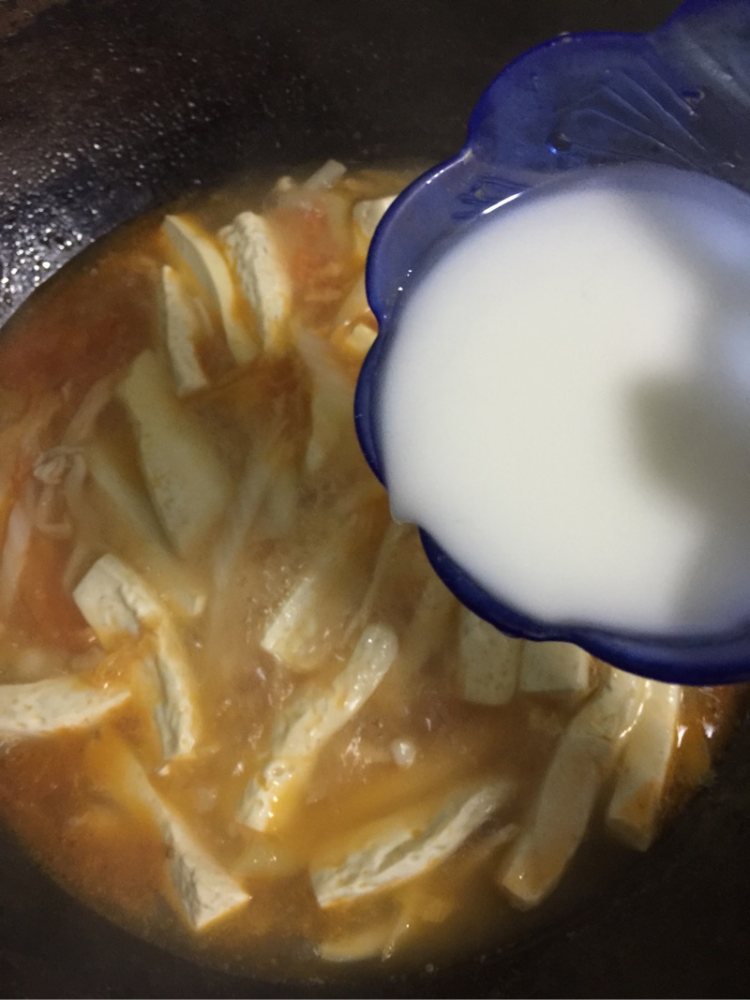 西红柿白菜豆腐汤步骤10