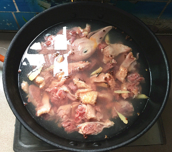 青萝卜煲老鸭汤步骤3