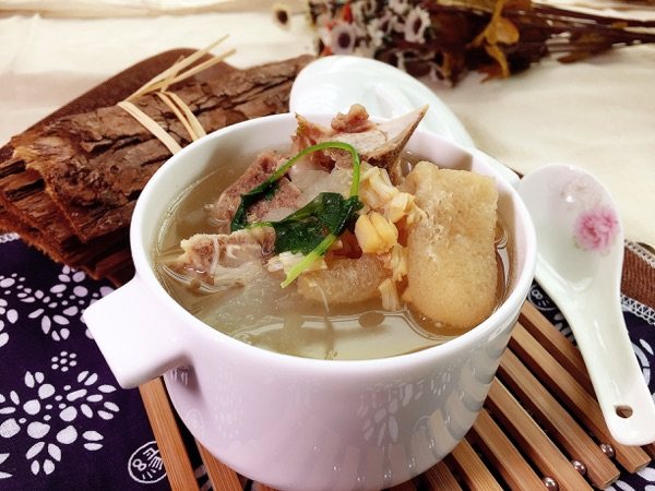 冬瓜干贝竹荪骨汤步骤5