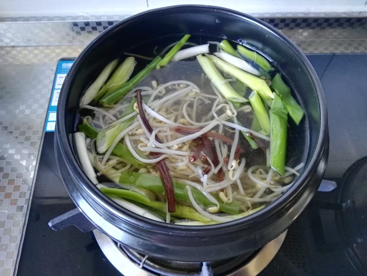 韩国辣牛肉汤步骤6