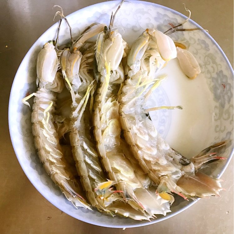 萝卜丝皮皮虾丸汤步骤1
