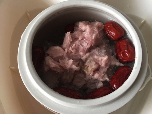 肉酱鱼胶炖汤步骤8
