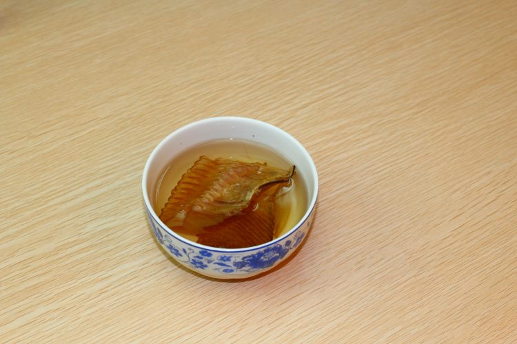 膨鱼鳃石斛益生汤-为步骤2