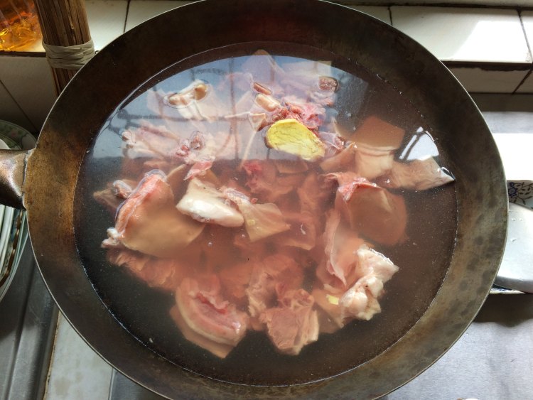 山药马蹄羊肉汤步骤1