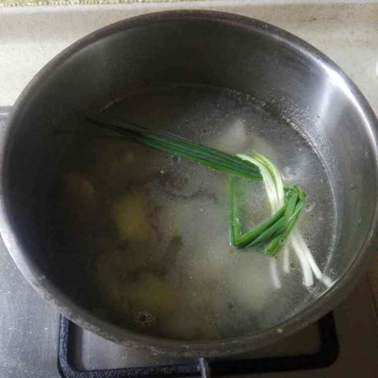 鲈鱼骨豆腐汤步骤5