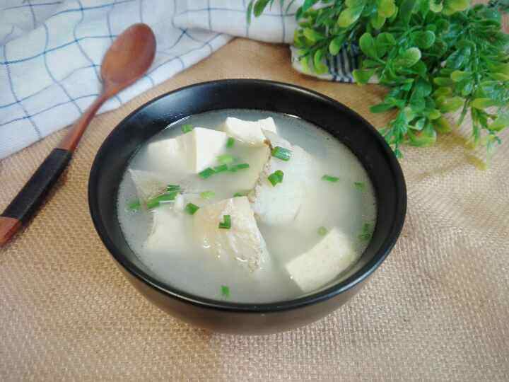 鲈鱼骨豆腐汤步骤12