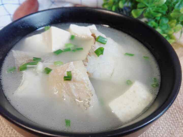 鲈鱼骨豆腐汤步骤13