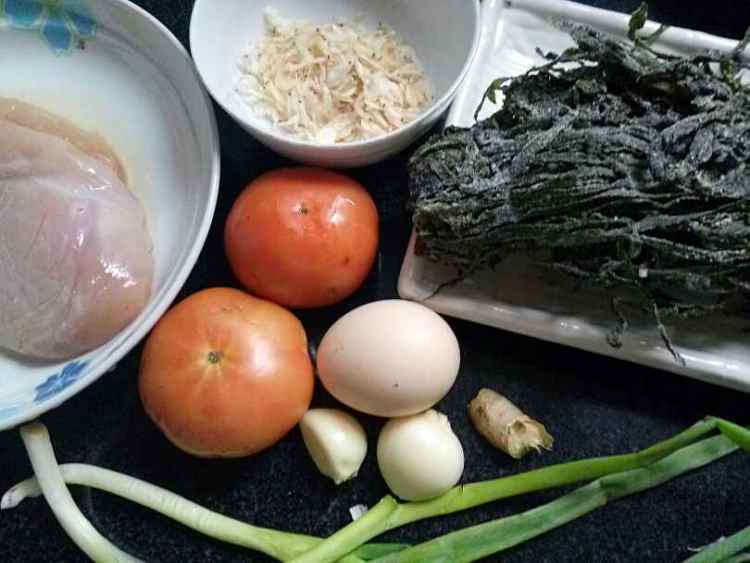 三鲜鸡肉丸子汤步骤1
