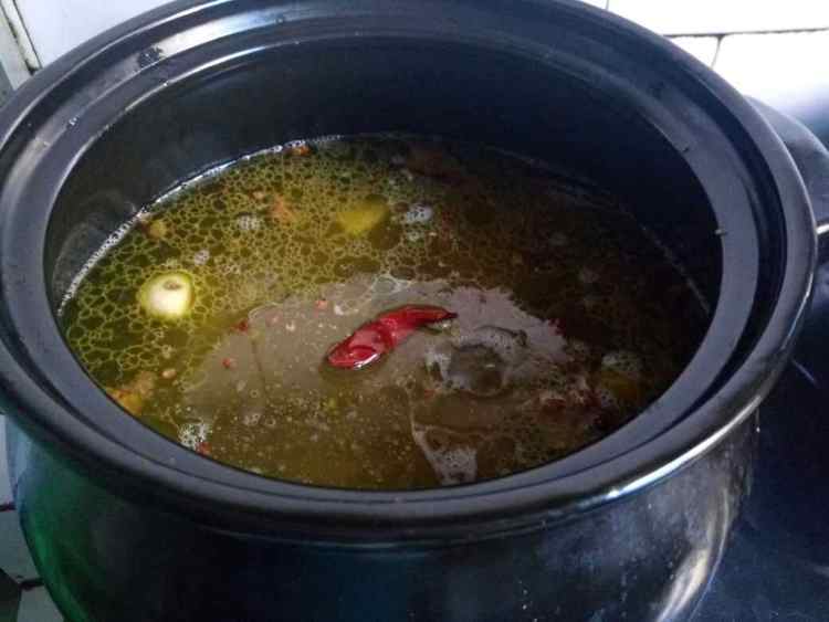 萝卜山药炖鸡汤步骤4