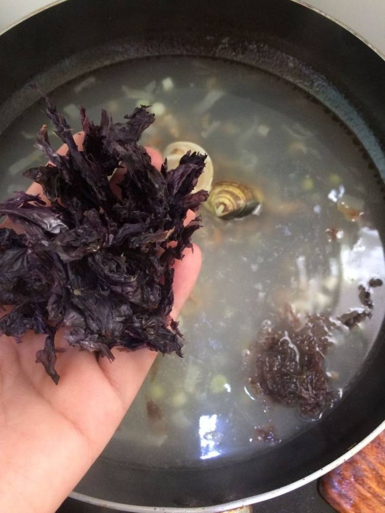 蛤蜊紫菜蛋花汤步骤6
