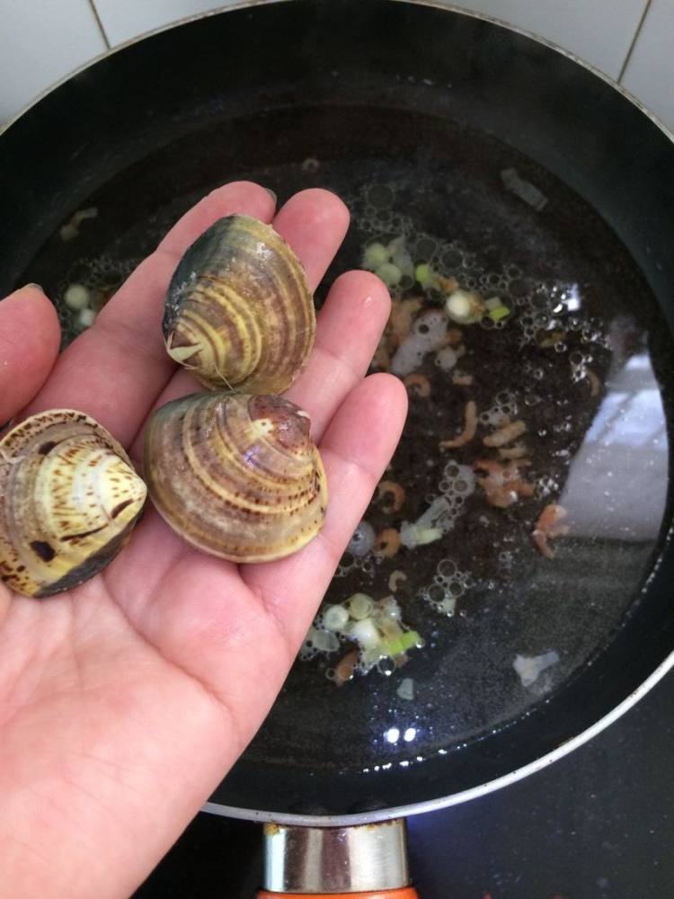 蛤蜊紫菜蛋花汤步骤5