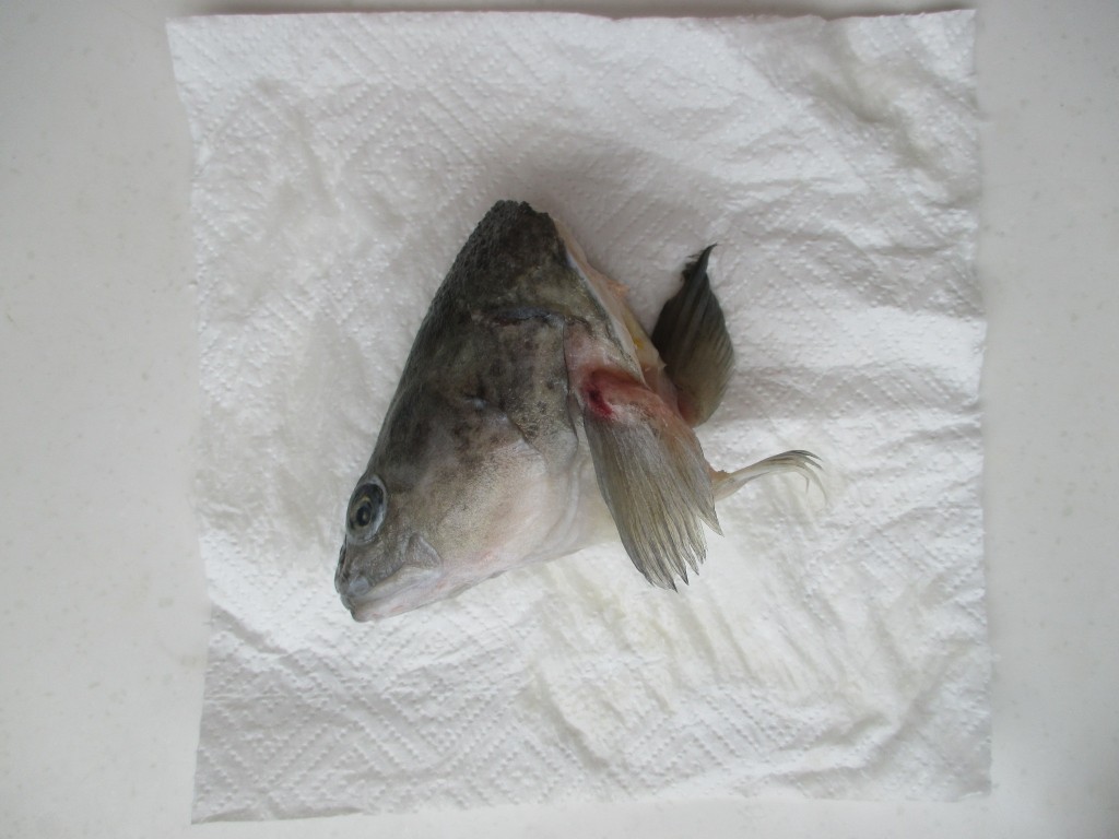 鱼头炖山药步骤2