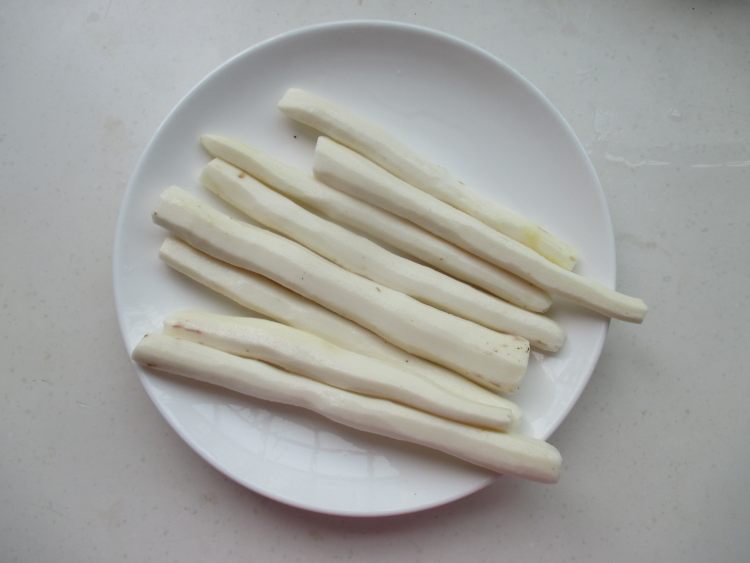 鱼头炖山药步骤7