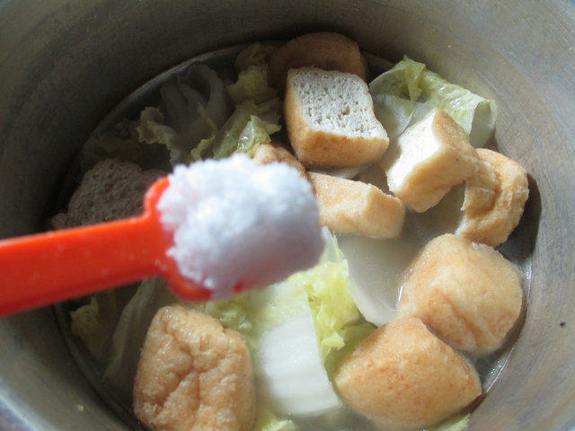 油豆腐白菜肉骨汤步骤7