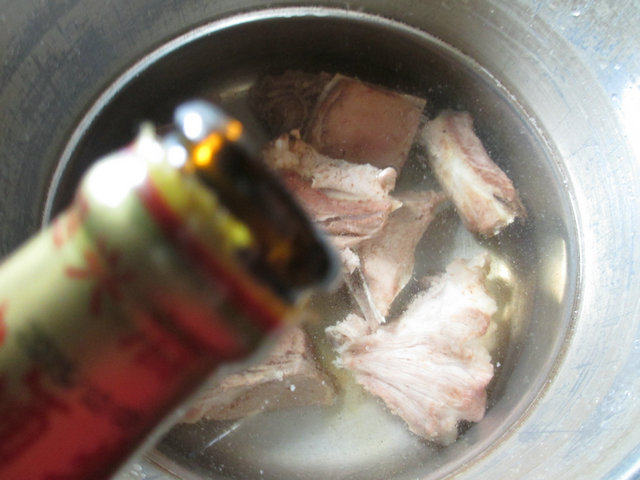 油豆腐白菜肉骨汤步骤3