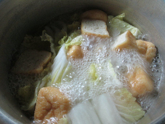 油豆腐白菜肉骨汤步骤6
