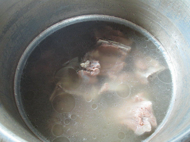 油豆腐白菜肉骨汤步骤5