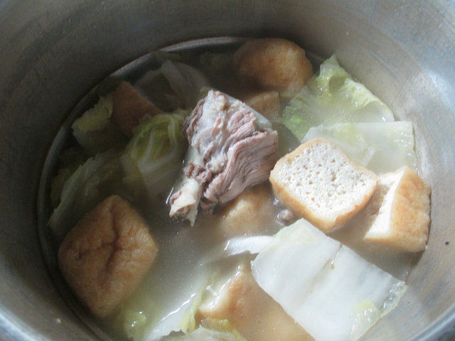 油豆腐白菜肉骨汤步骤9