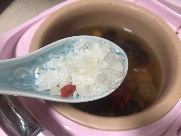 桂圆红枣莲子糖水步骤6