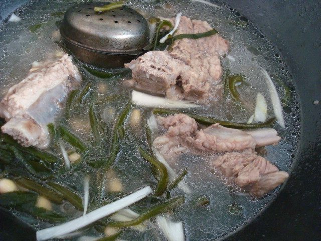 黄豆海带排骨汤步骤8