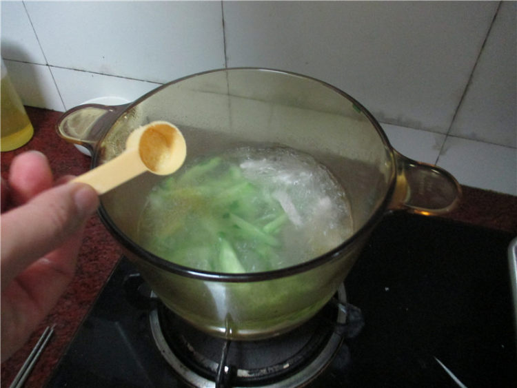 黄瓜瘦肉汤步骤8