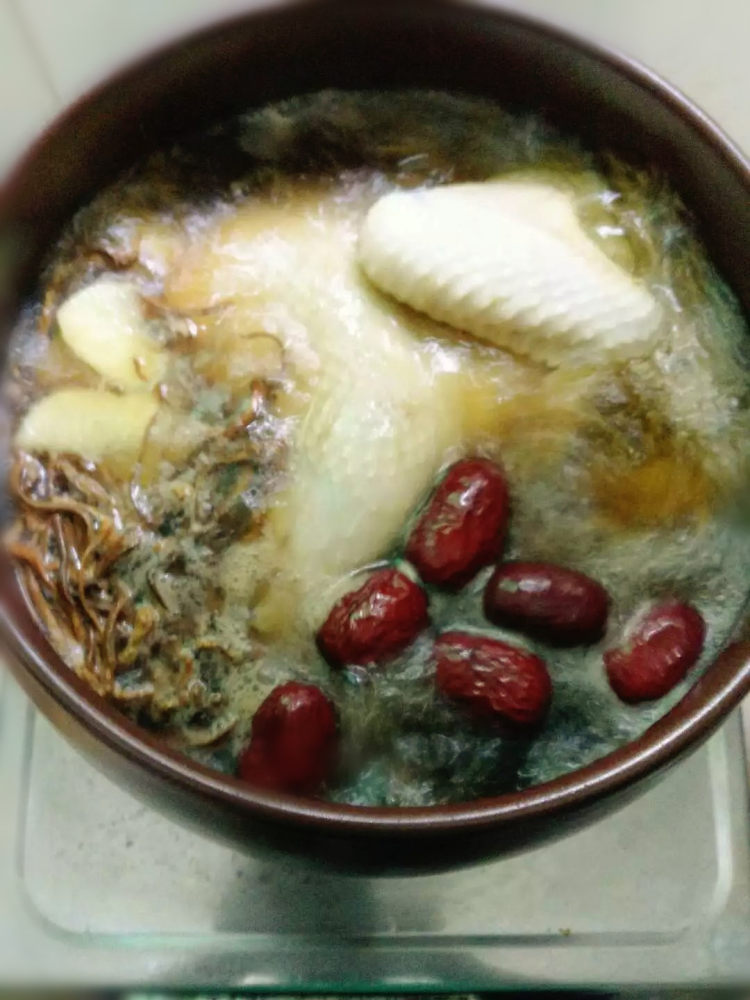 砂锅虫草花炖鸡步骤3