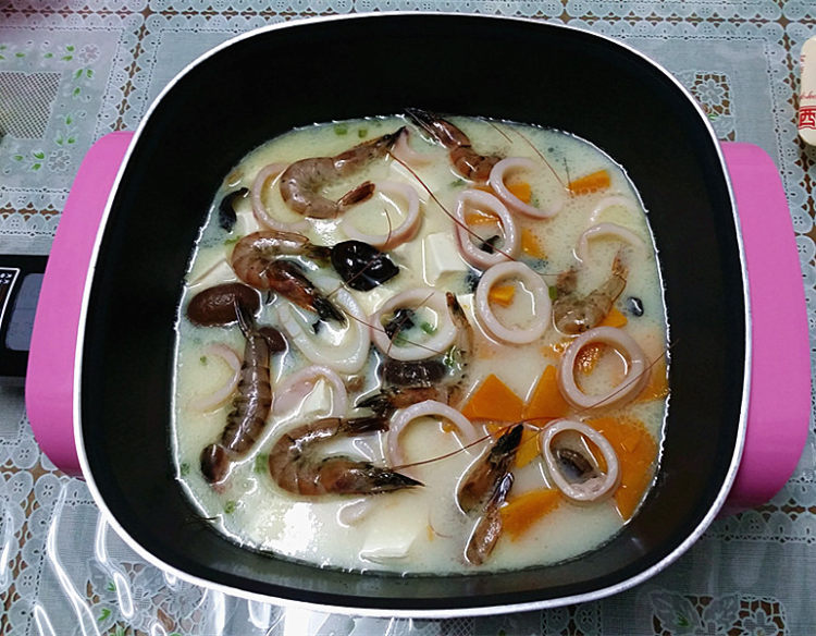 奶炖海鲜锅步骤9
