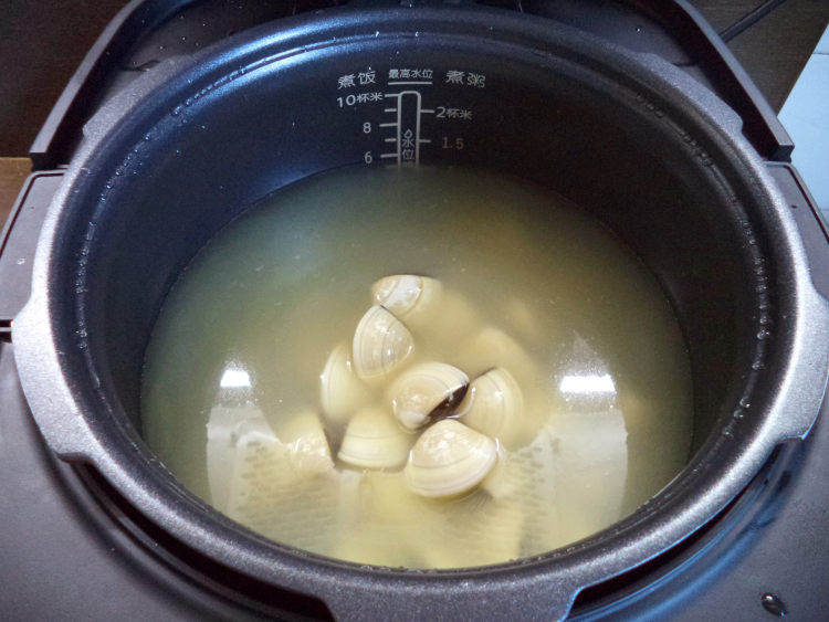 香菜豆腐白贝汤步骤3