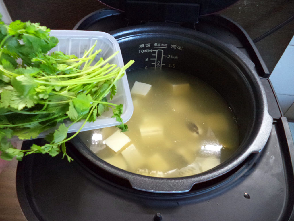 香菜豆腐白贝汤步骤8