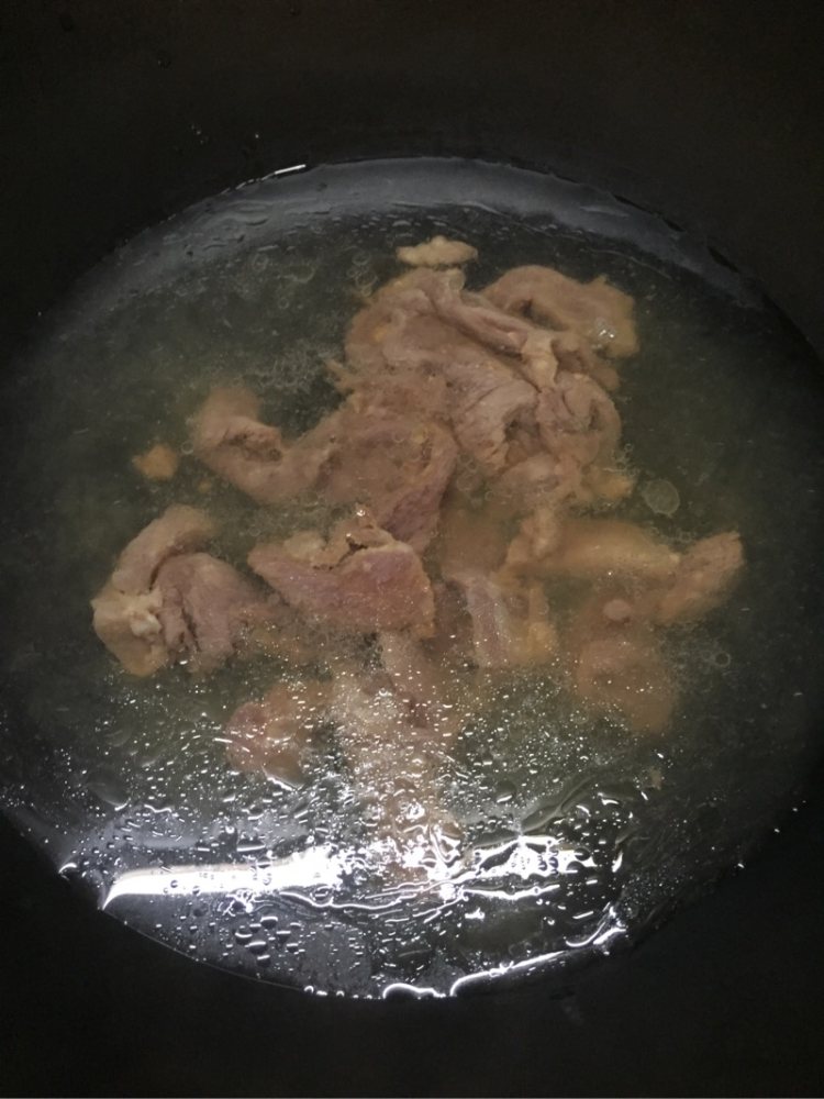 荷兰豆苗肉片汤步骤3