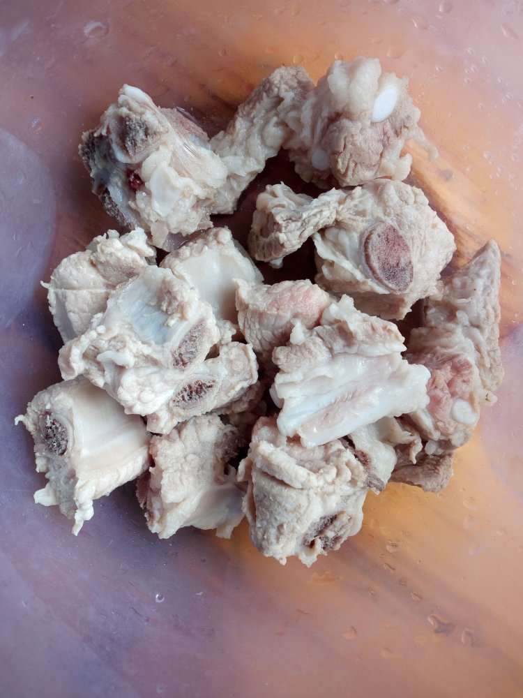 排骨萝卜炖粉条步骤1