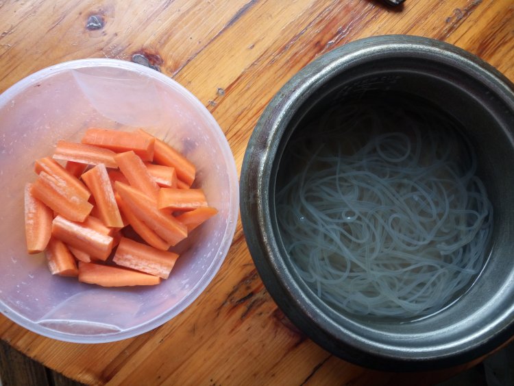 排骨萝卜炖粉条步骤3
