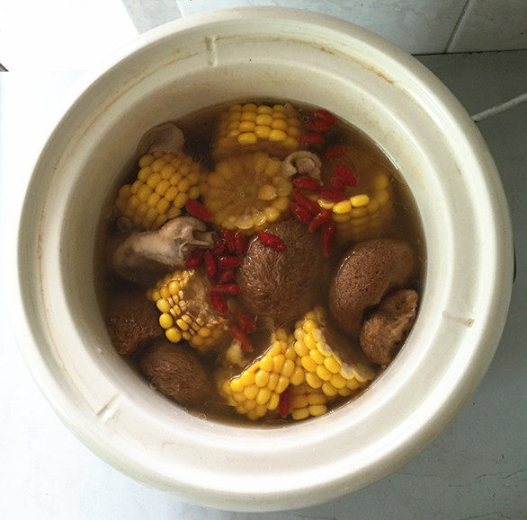 猴头菇煲土鸡汤步骤10