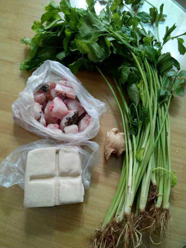 豆腐鱼肉汤步骤1