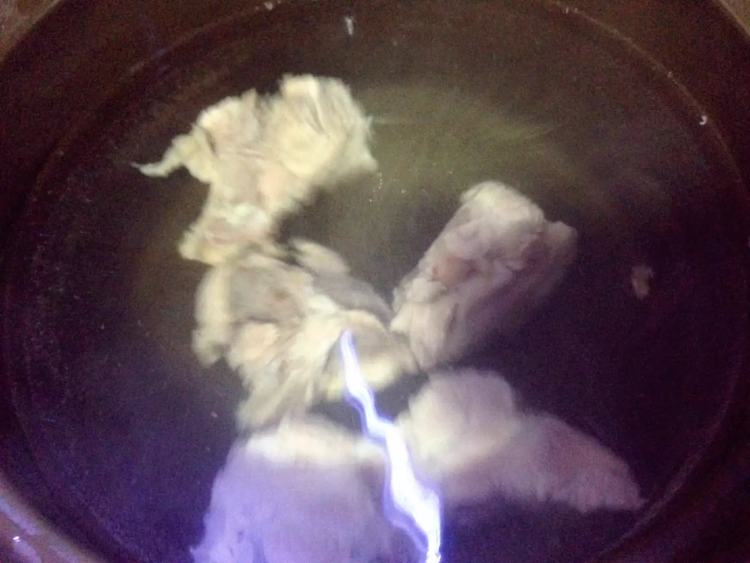 清润猪骨汤步骤6