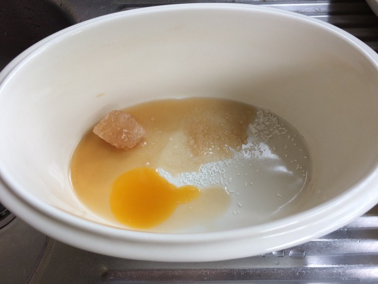 无花果雪耳肘骨汤步骤3